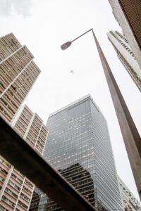 男性一人旅で飛行機のエコノミーを快適にする裏技は？