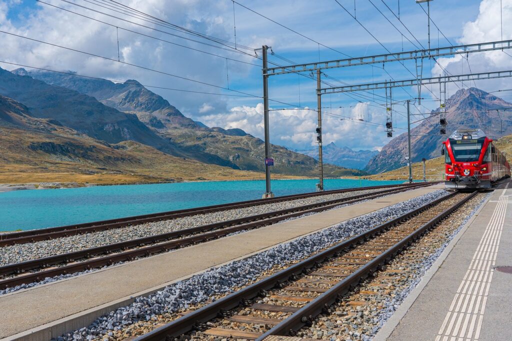 男性の一人旅で楽しむスイスの鉄道絶景スポットは？