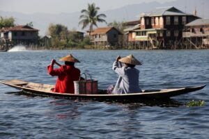 男性の一人旅で沖縄の離島へ行くための移動方法は？